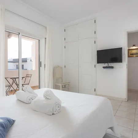 Blife Aerya Private Rooms - Airport Stay Faro Exterior photo